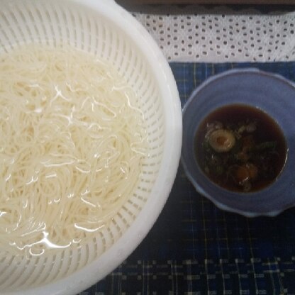 あきちゃんで〜すちゃん
こんにちは
今日のランチは素麺
たまには手作りのつゆも
いいですね～